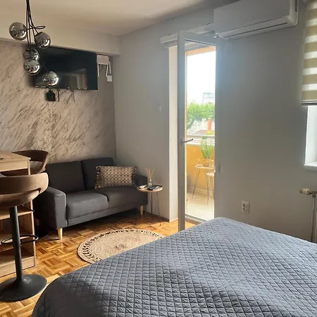 D Apartment *